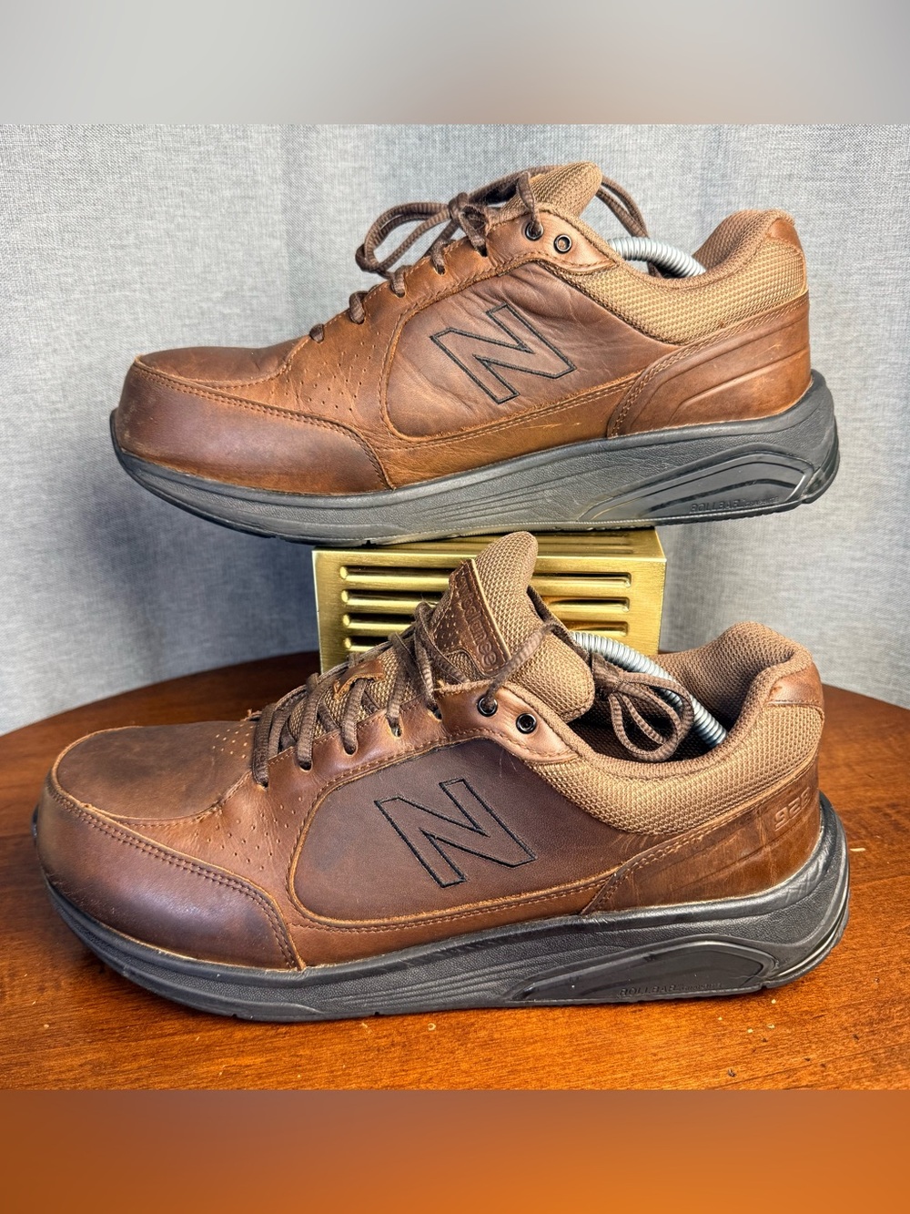 New Balance Men’s Brown Leather Athletic Walking Shoes